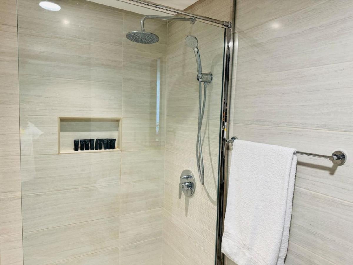 One Bedroom Sea View 31st Floor